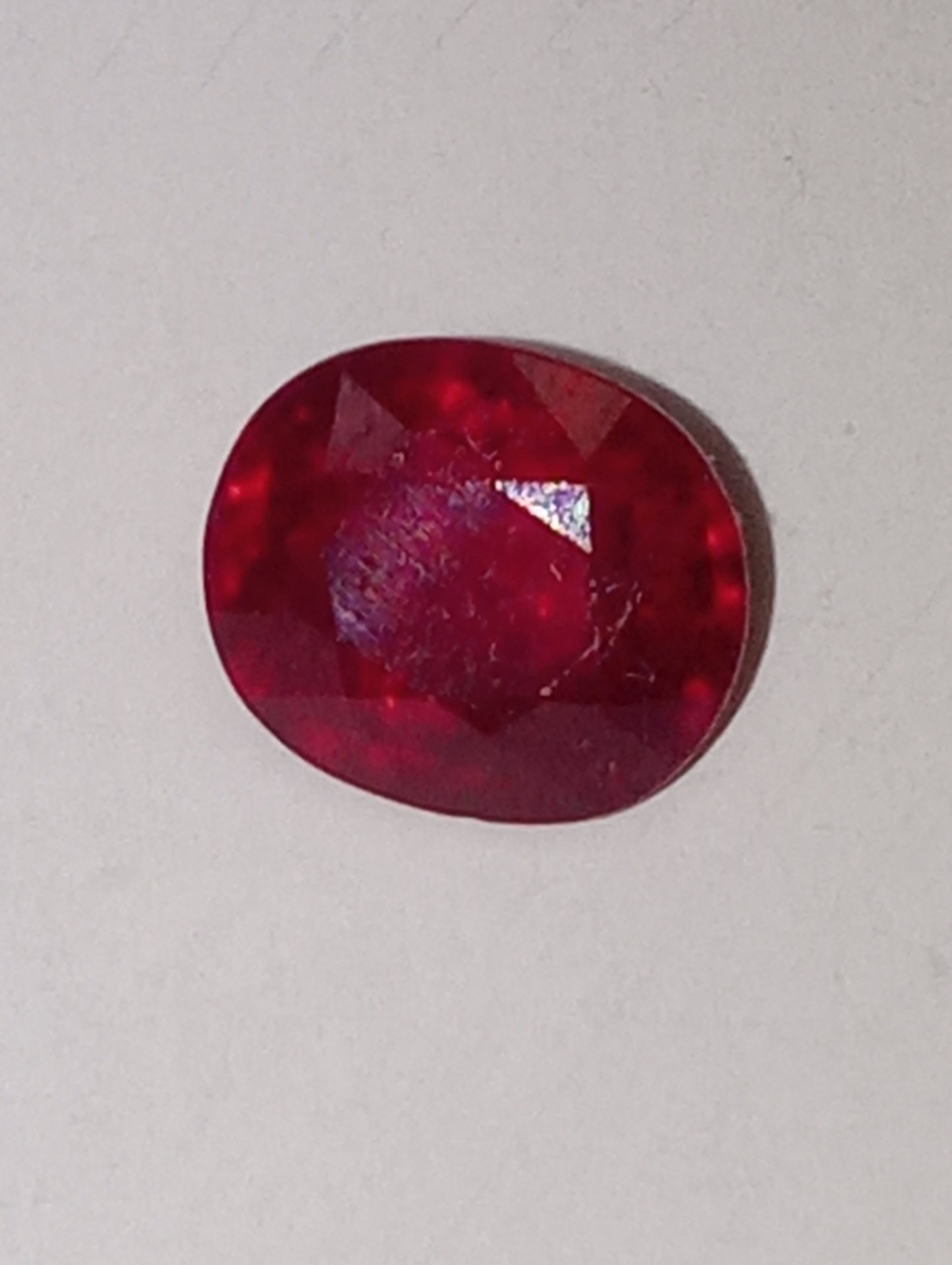 ruby gemstone Madagascar, 6.25mmx5.5mm oval cut, 1.11ct