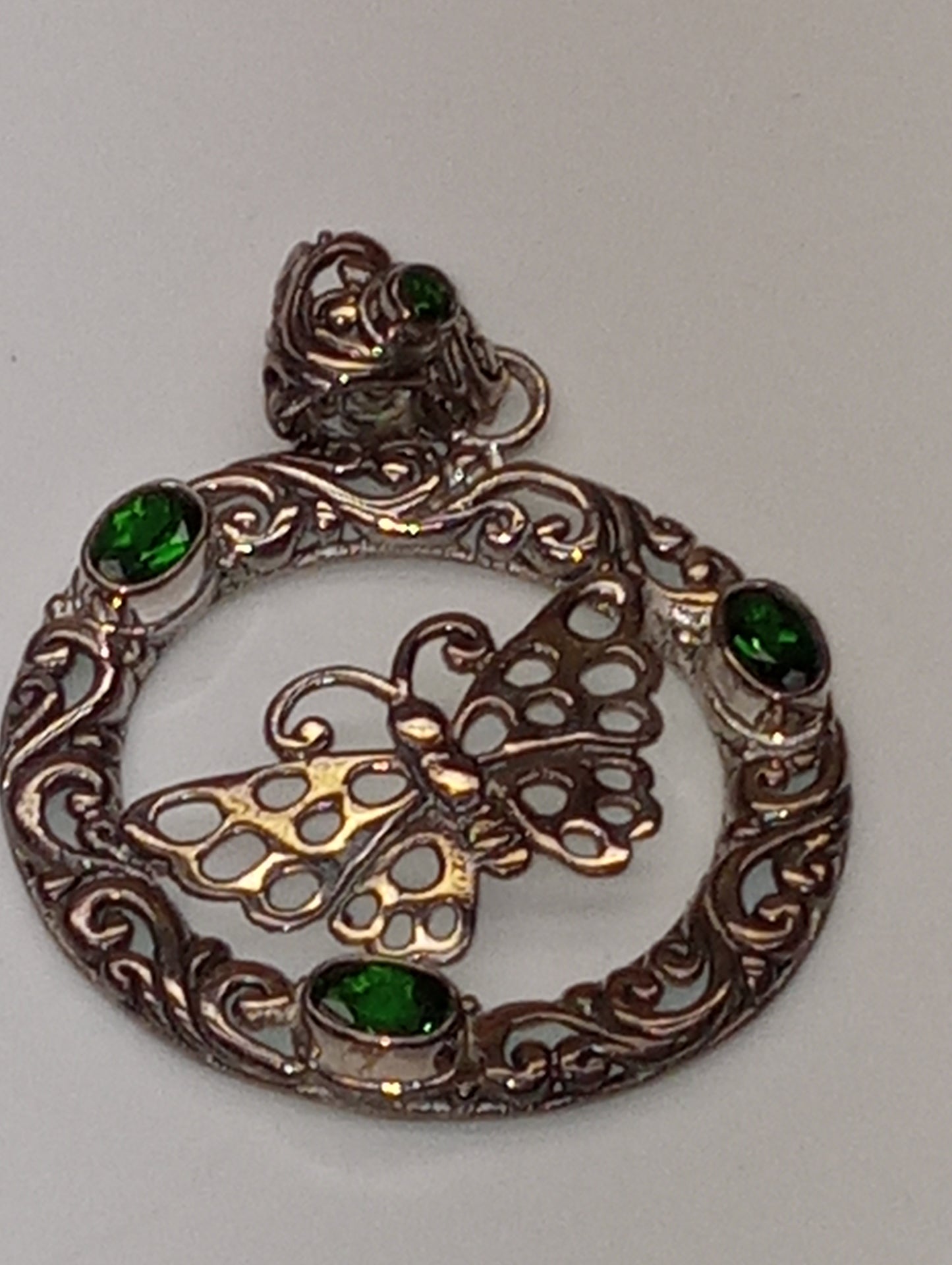 pendant butterfly chrome diopside