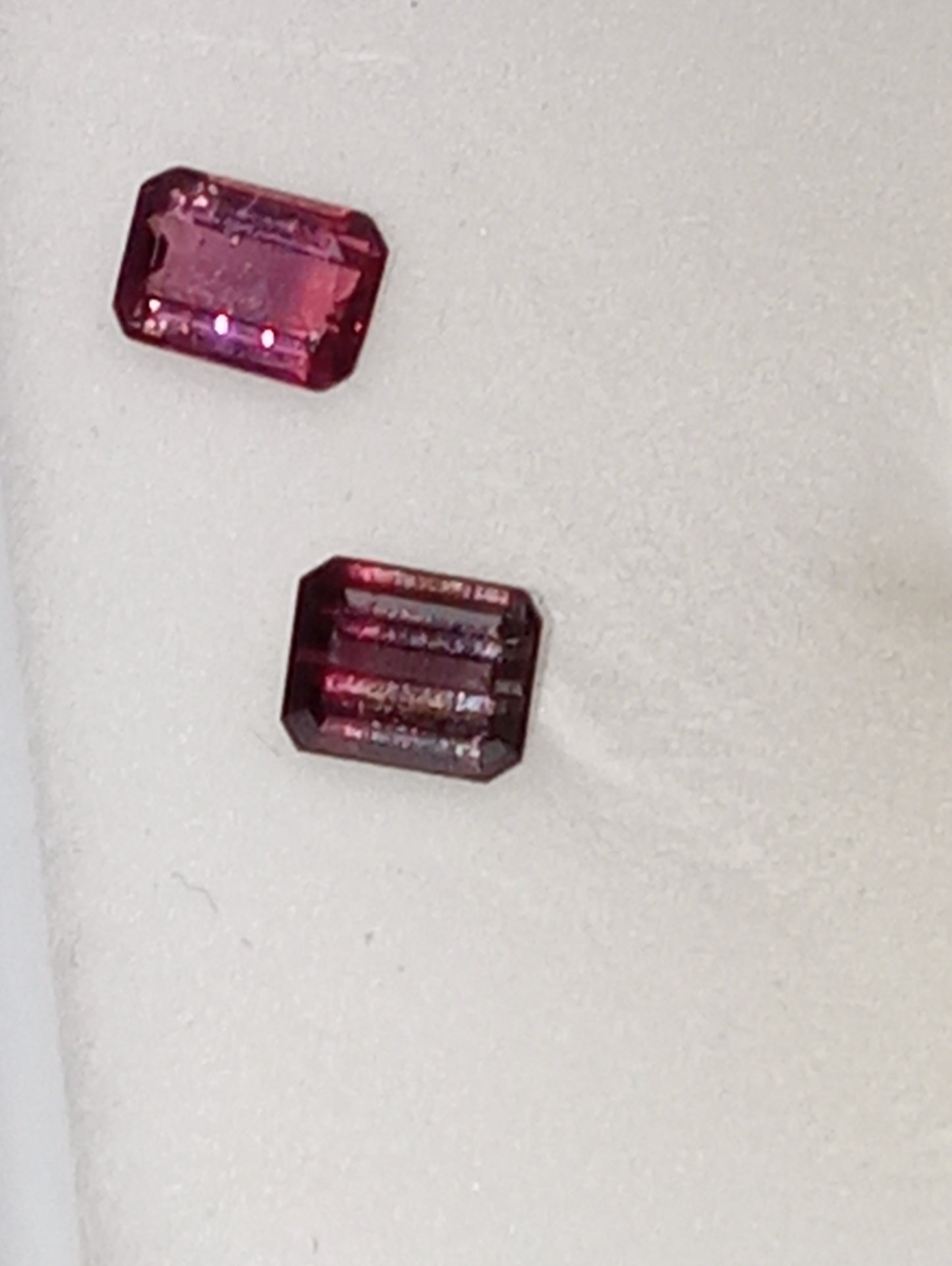 sapphire gemstone 4mmx3mm bi-colored
