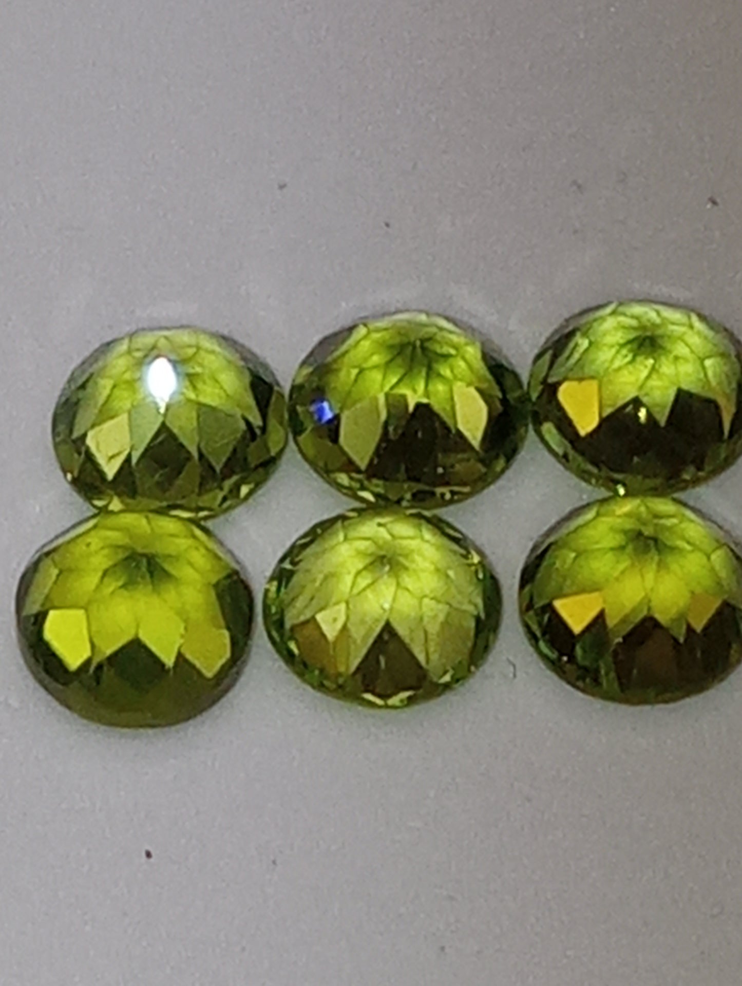peridot gemstones 7mm rounds