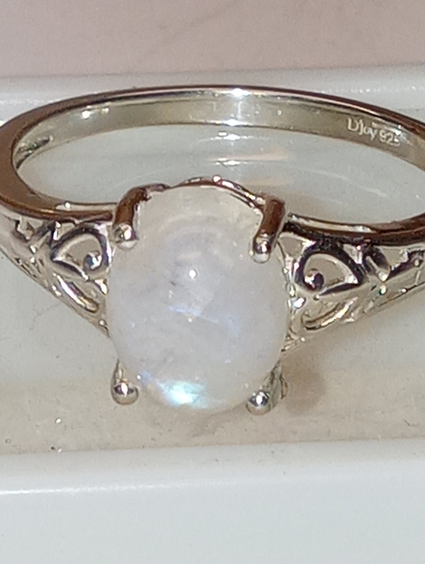 ring moonstone solitaire in sterling silver