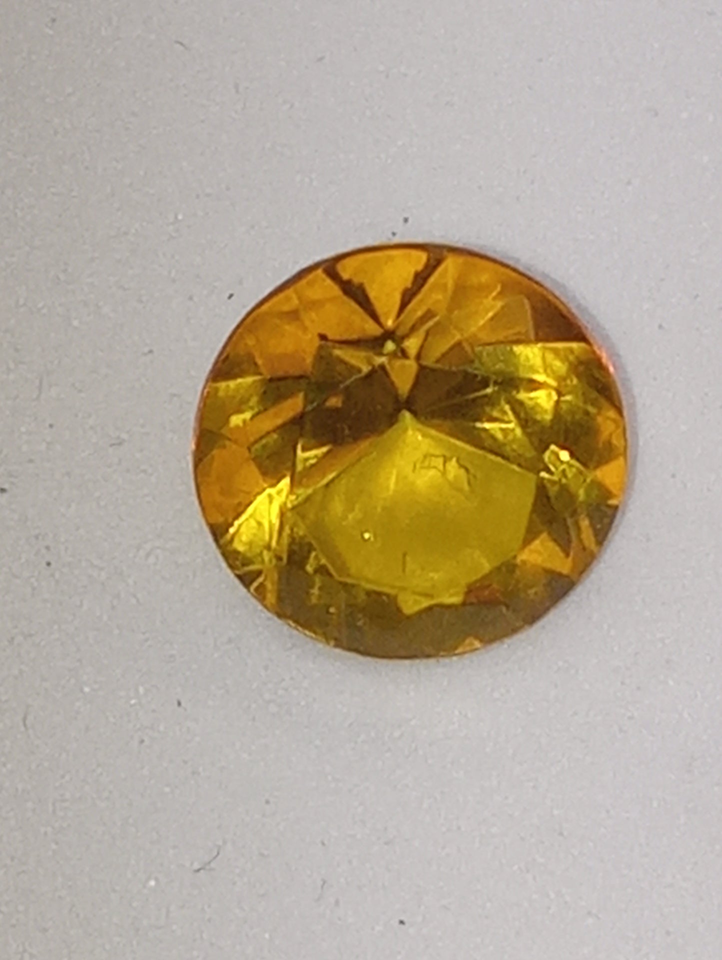 amber Baltic yellow 8mm round cut
