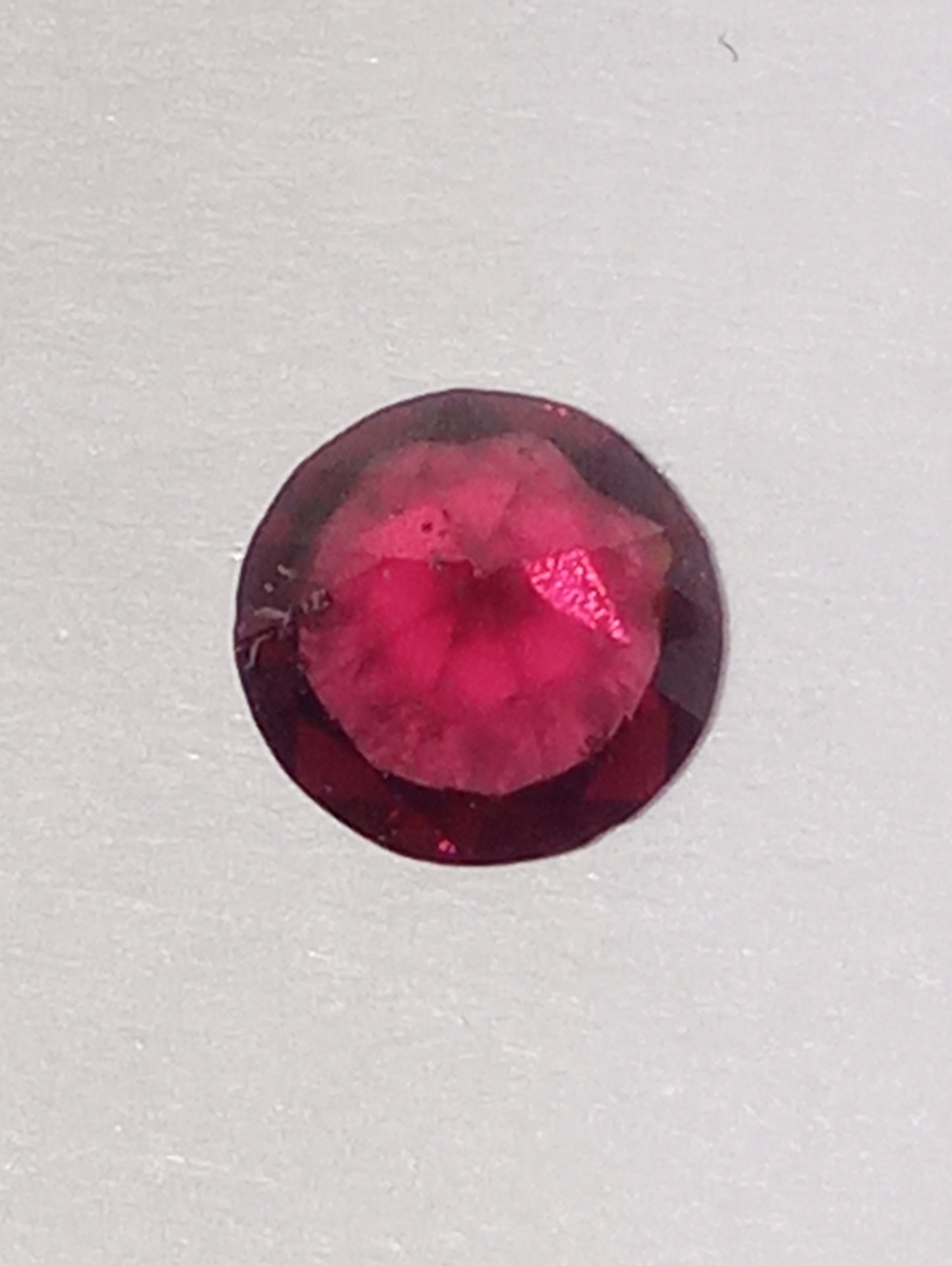 spinel gemstone Burmese, red, 5mm round cut, .60ct