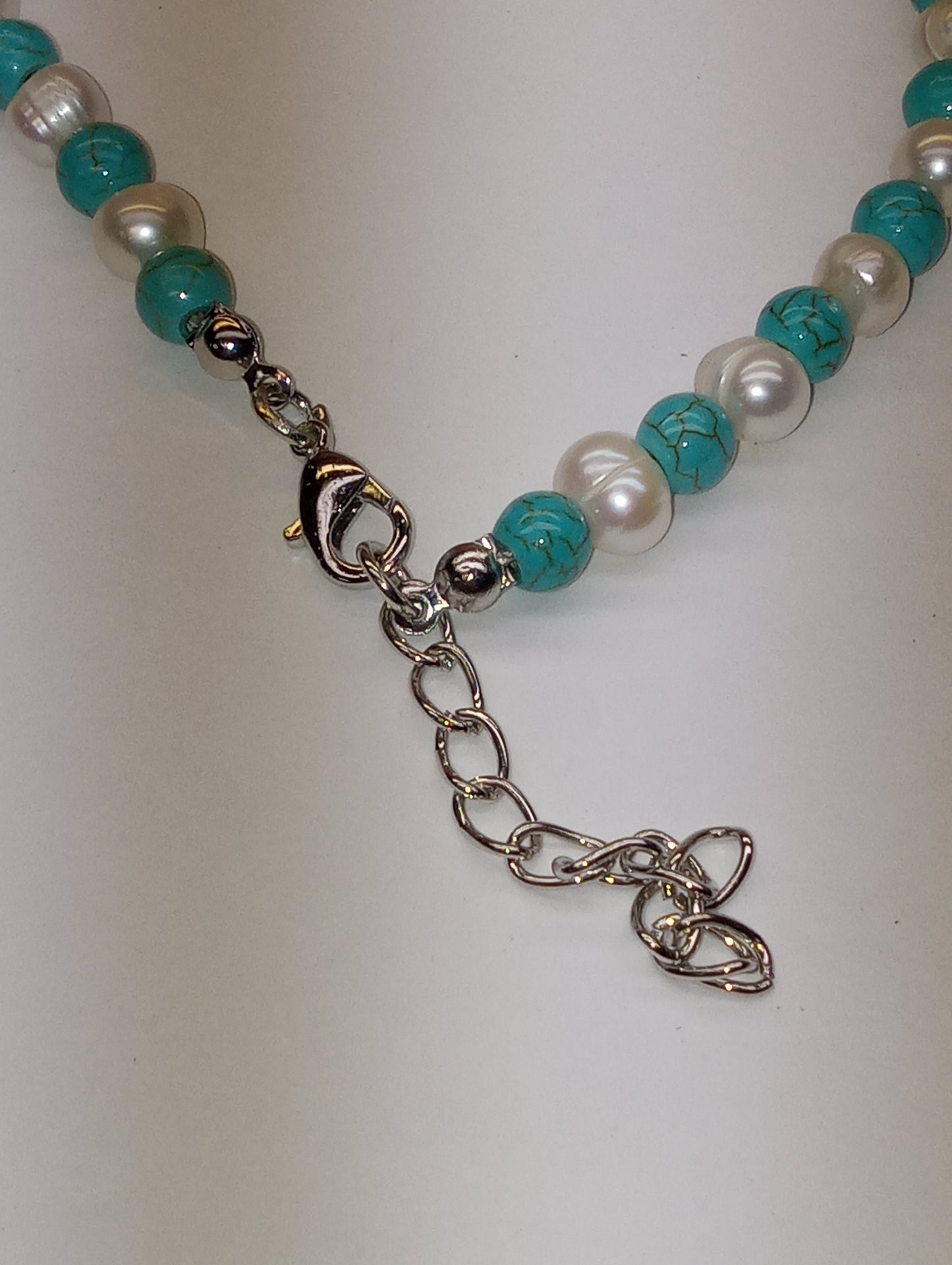 necklace howlite blue, white freshwater pearl, beaded, 18-20inches in silvertone