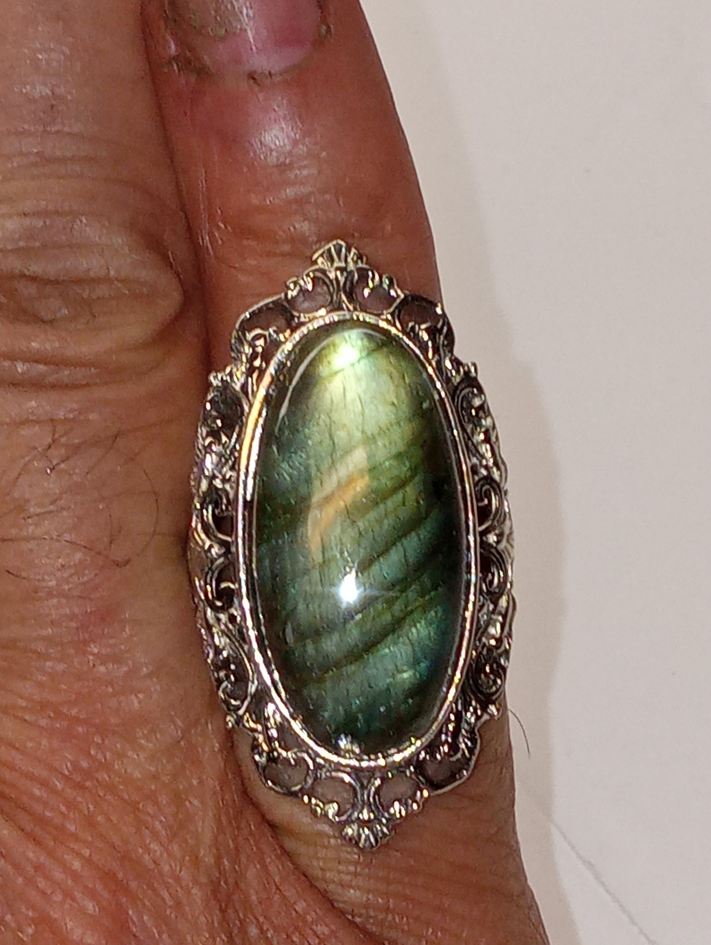 ring labradorite in platinum over copper, size 7, 28.10ct