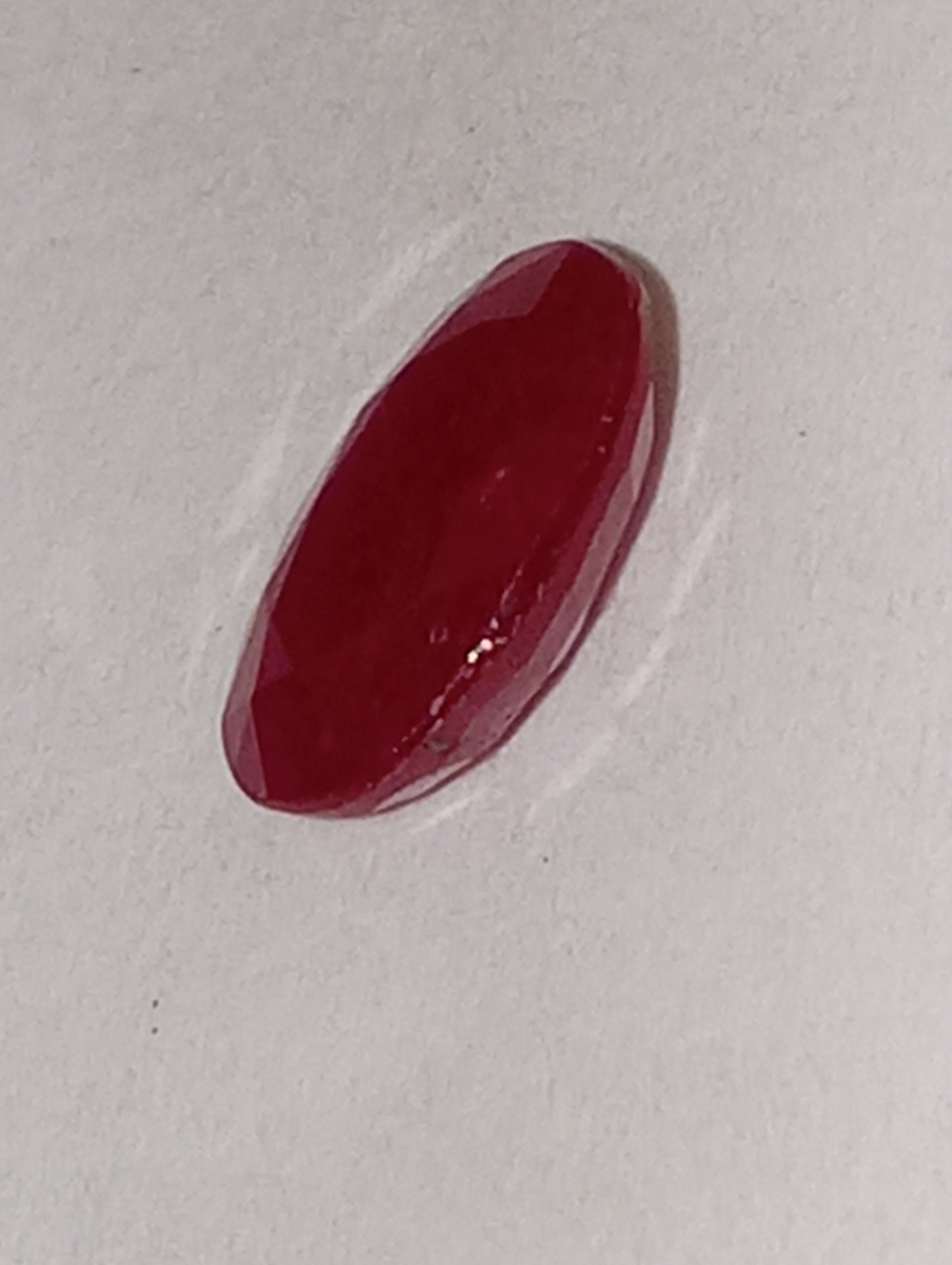 ruby gemstone Burma, 7.7mmx5.8mm oval cut, 1.25ct