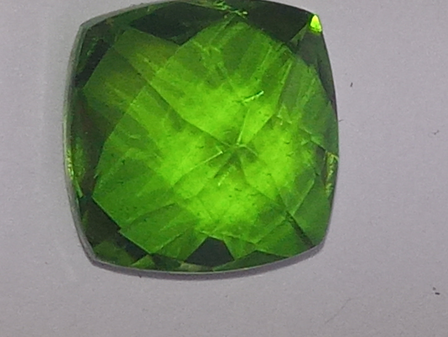 quartz chartreuse, 10mmx10mm cushion cut, 4.2ct