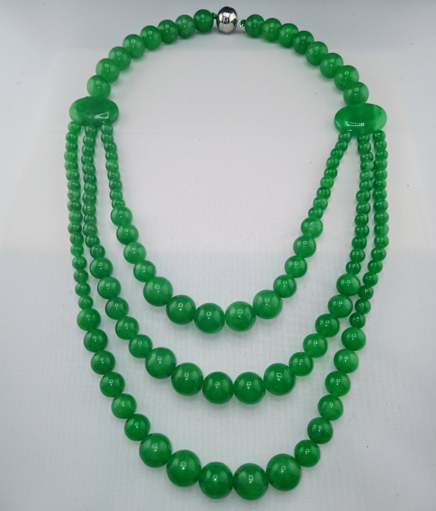 green jade beaded triple row necklace