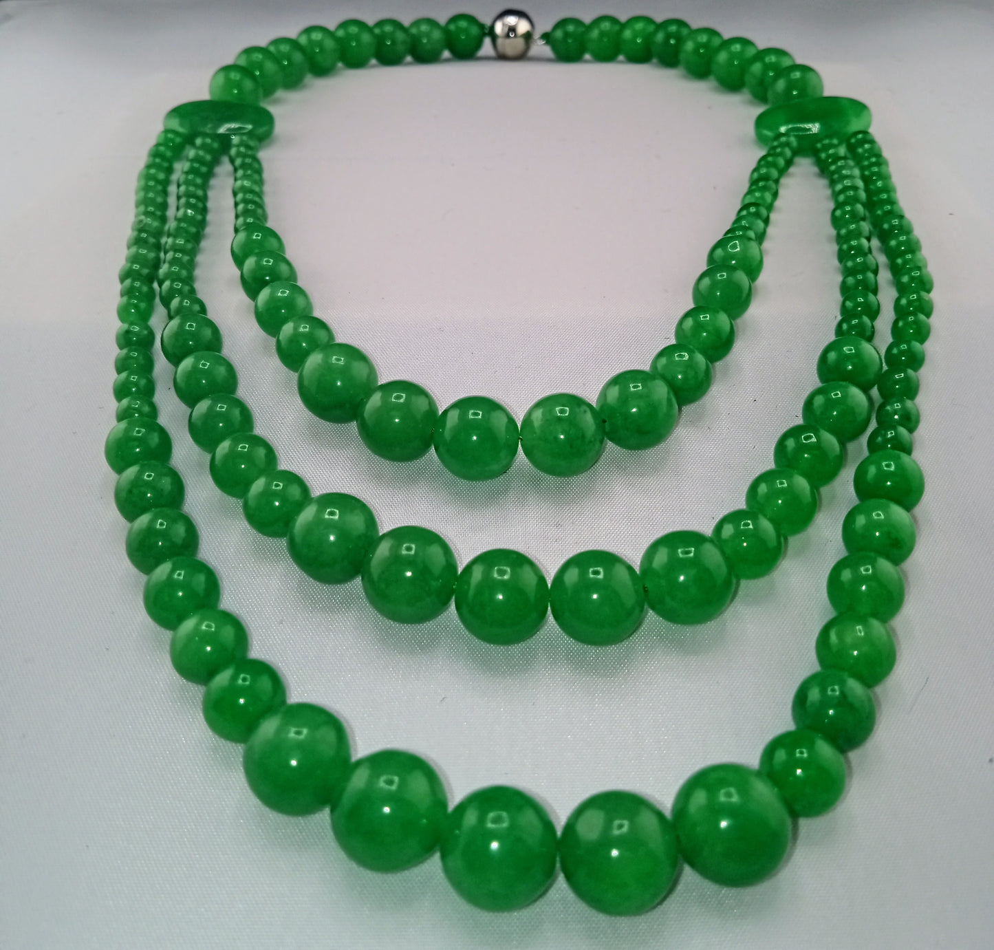 green jade beaded triple row necklace
