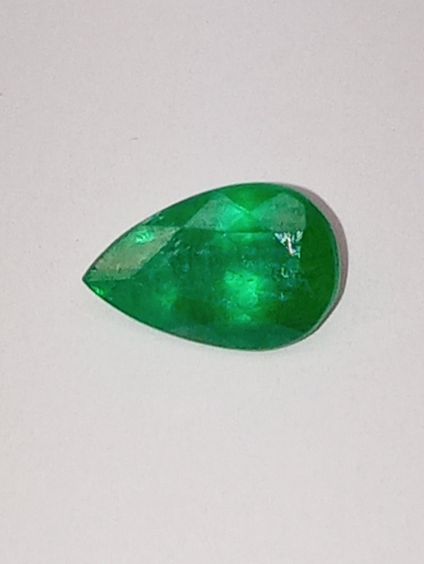 emerald gemstone pear cut 9mmx6mm