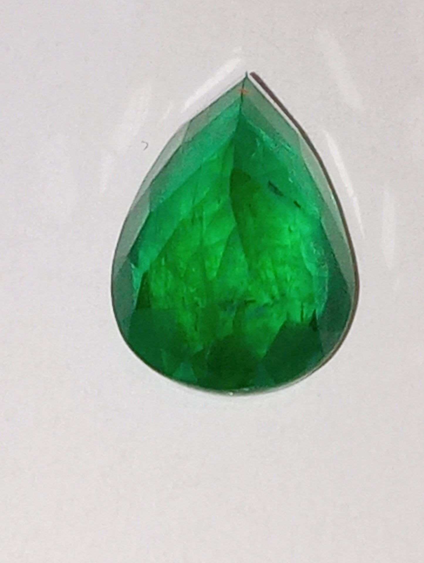 emerald gemstone pear cut 9mmx6mm