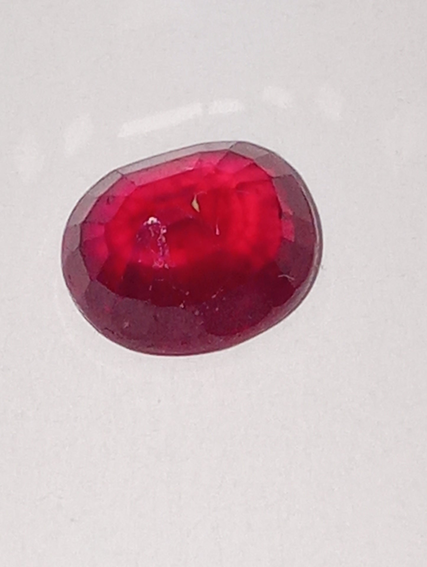 ruby gemstone Madagascar, 6.25mmx5.5mm oval cut, 1.11ct