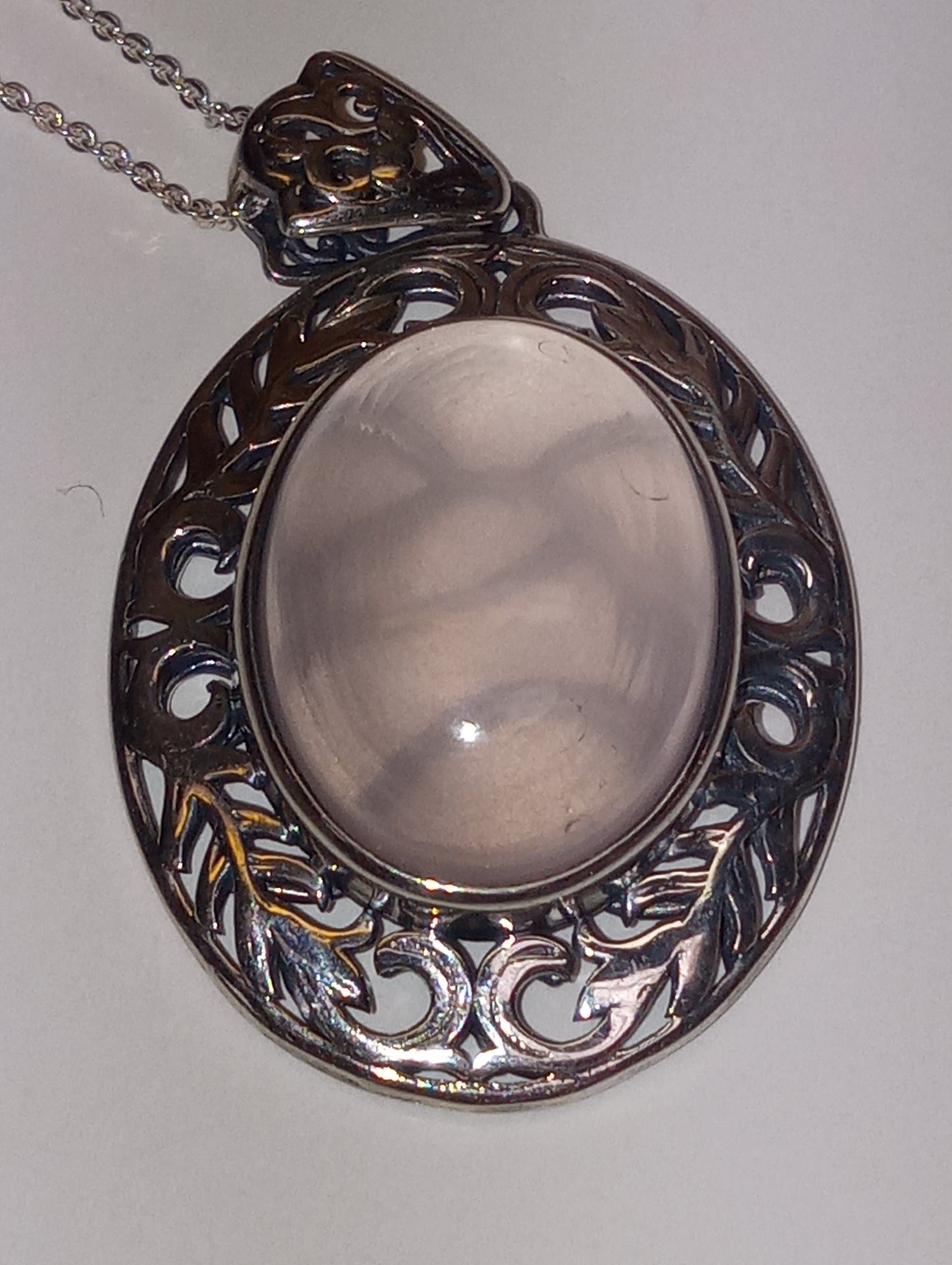 pendant necklace rose quartz