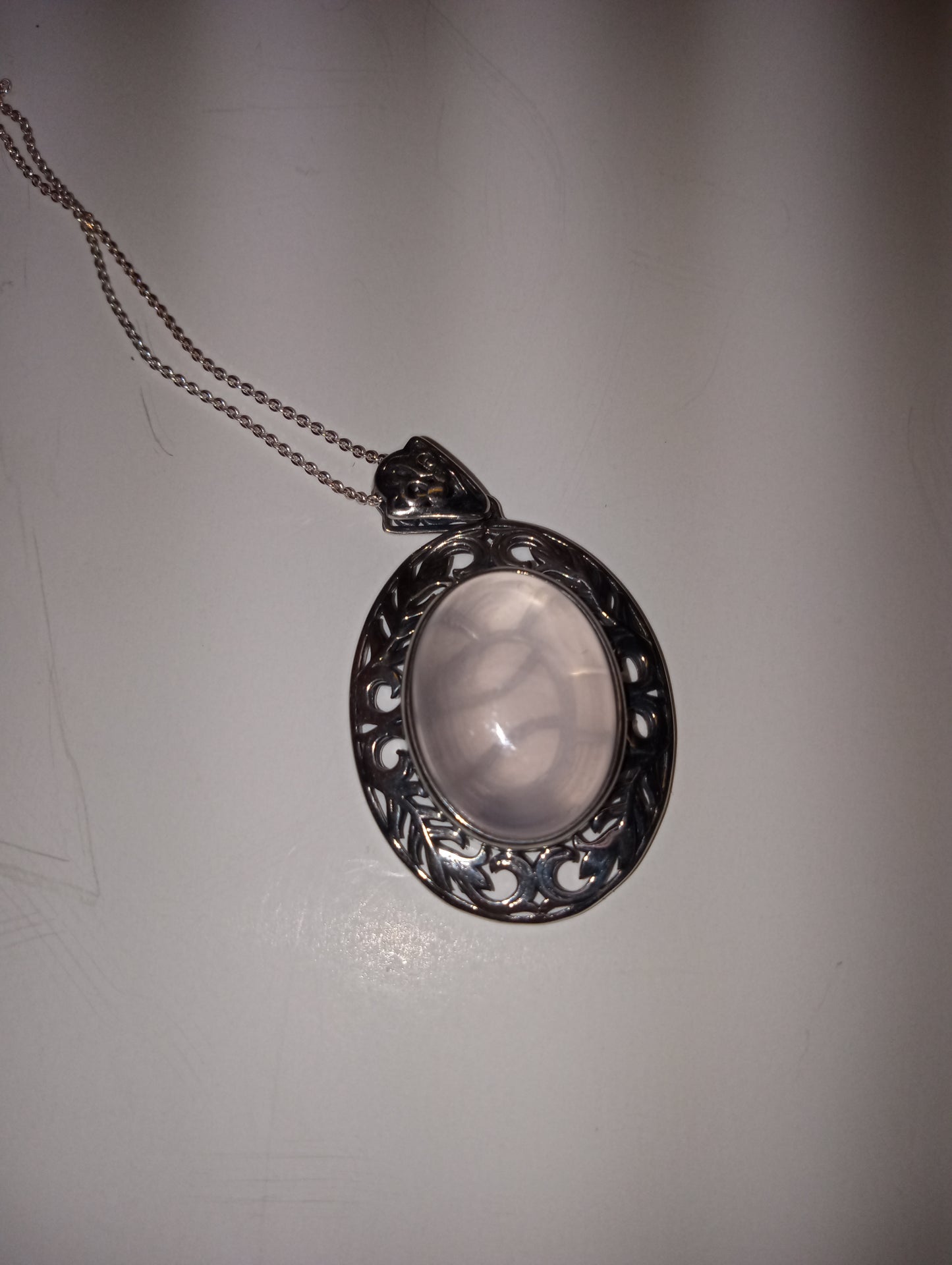 pendant necklace rose quartz