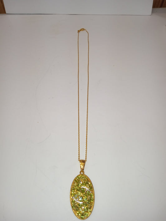 peridot pendant neclace