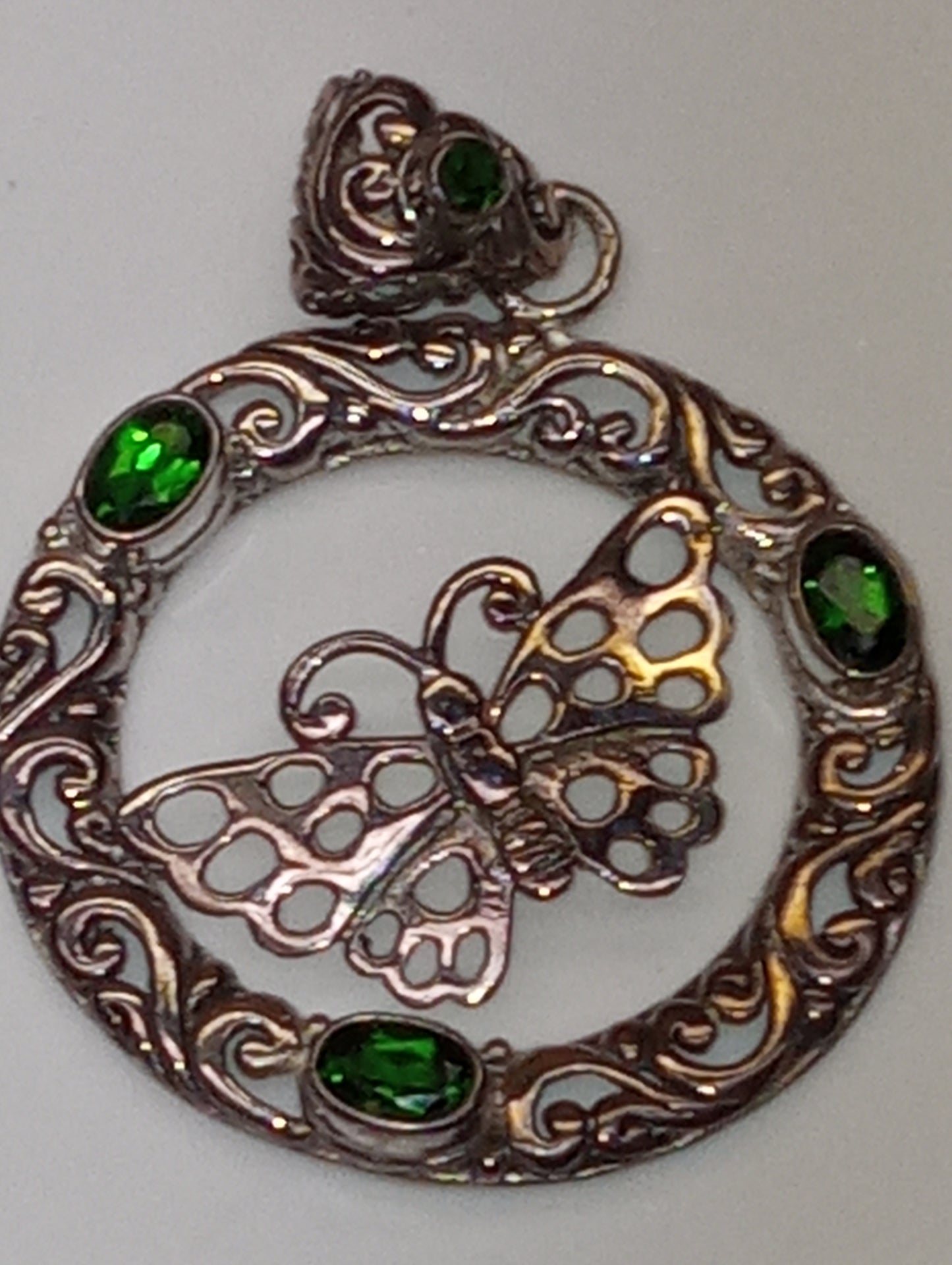 pendant butterfly chrome diopside