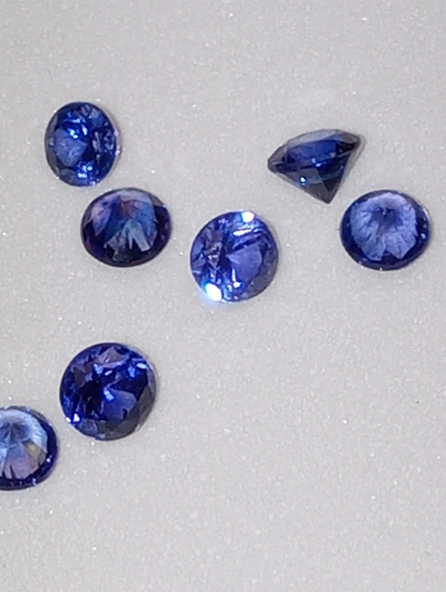 sapphire blue gemstones, parcel 2-3mm diamond cut rounds,2mm-3mm