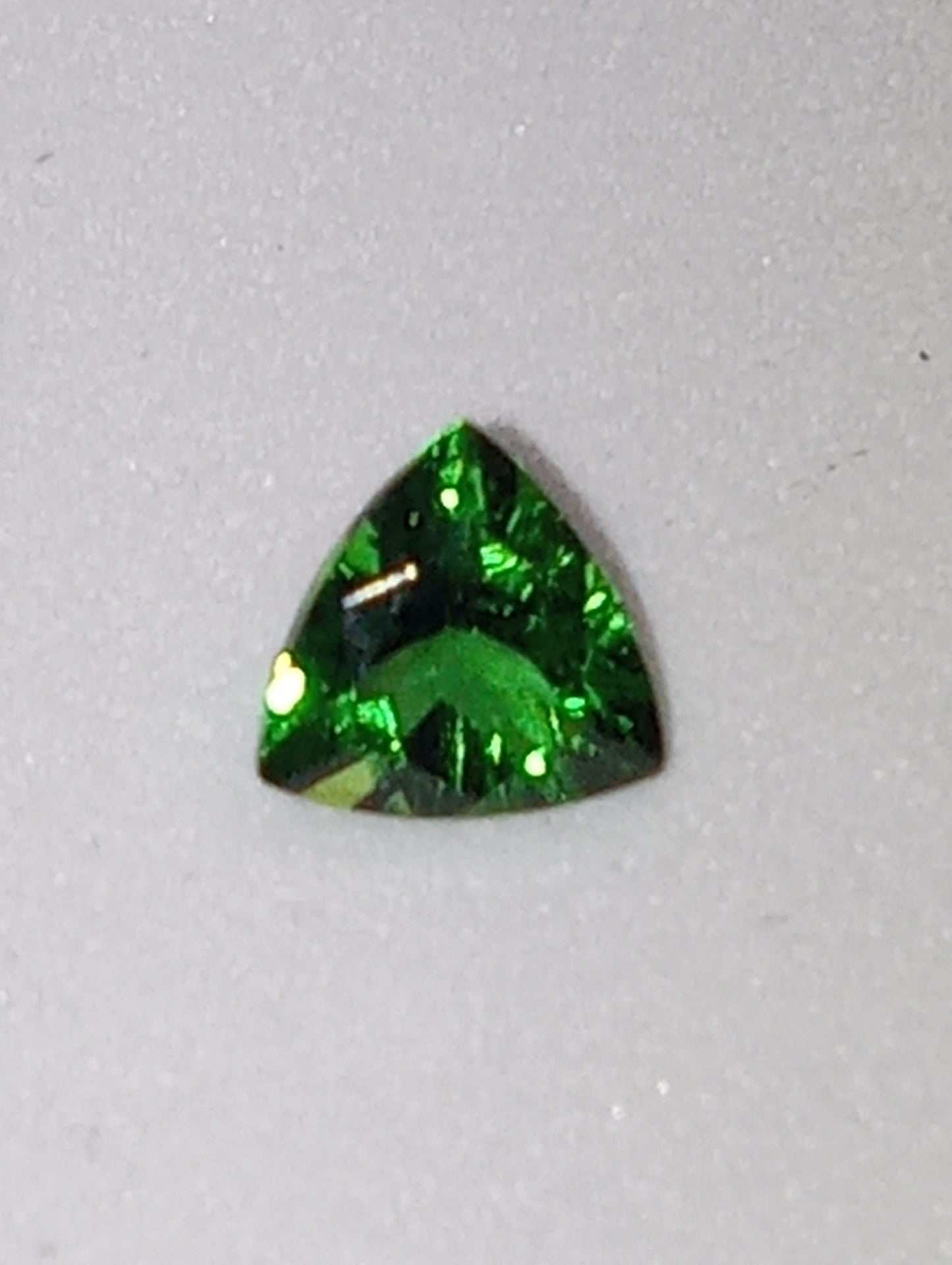 tourmaline gemstone chrome green 5mmx5mm trillion cut