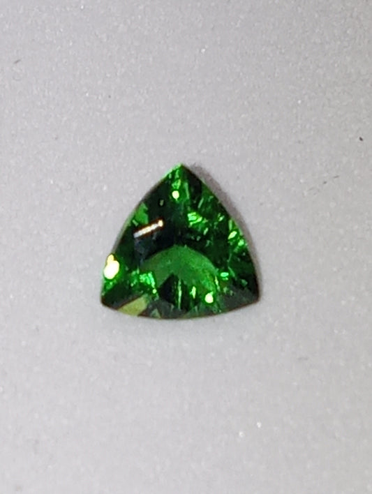 tourmaline gemstone chrome green 5mmx5mm trillion cut