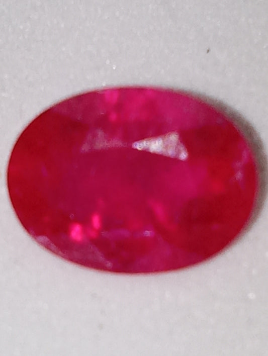 ruby gemstone Mozambique, 8mmx6mm oval cut, 1.40ct