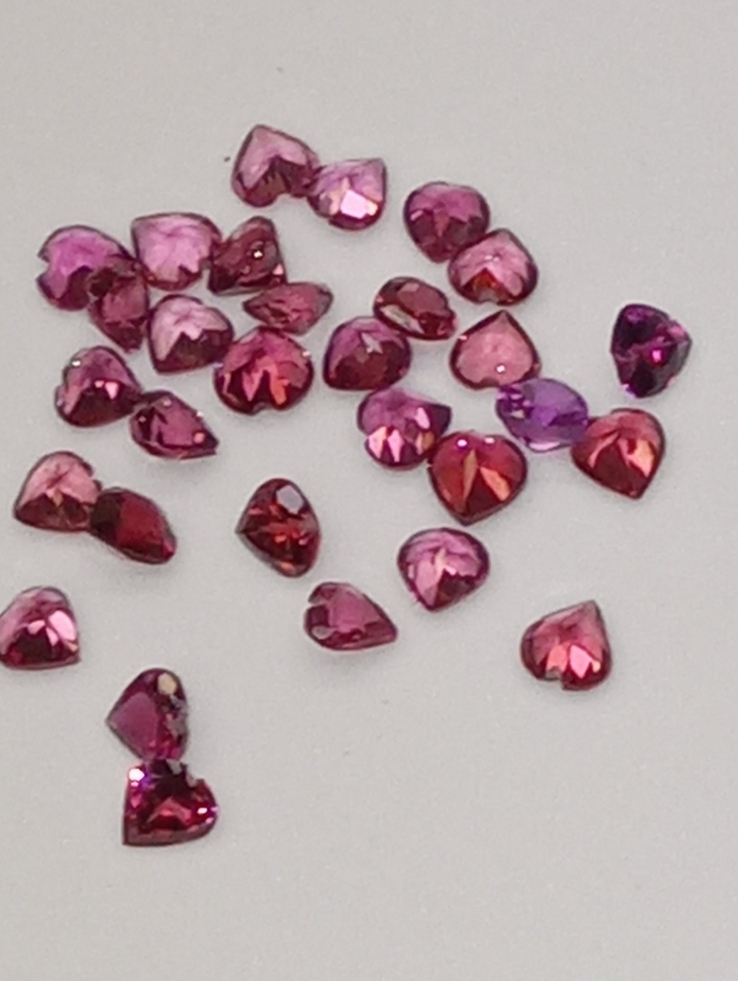 garnet gemstones, rhodolite heart shape  4mmx3mm, 30 stones