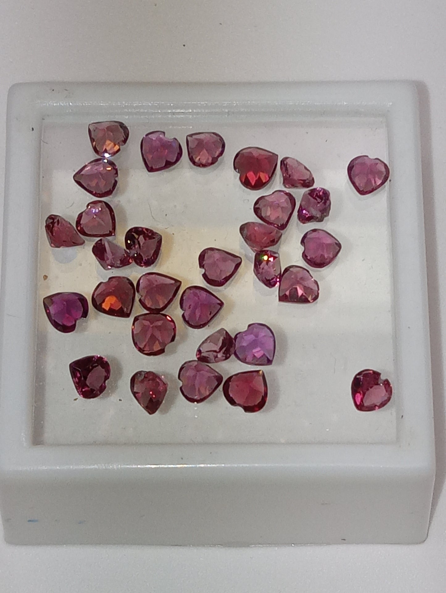 garnet gemstones, rhodolite heart shape  4mmx3mm, 30 stones