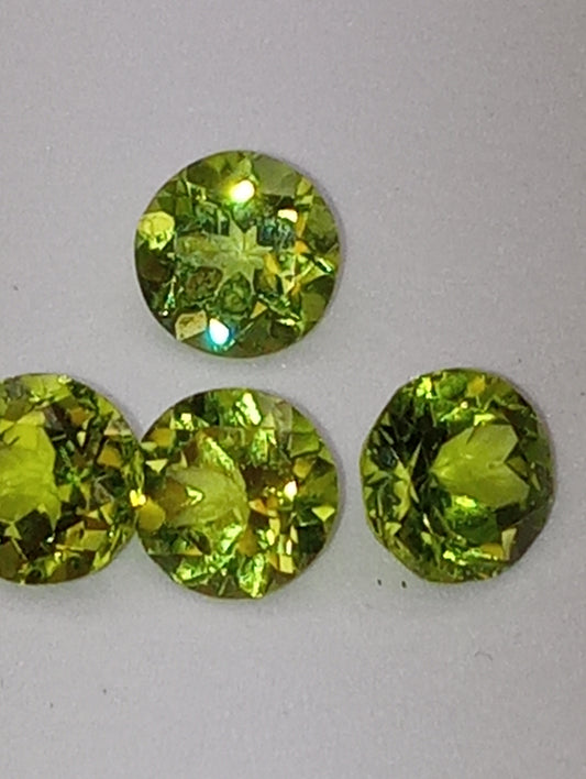 peridot gemstones 7mm rounds