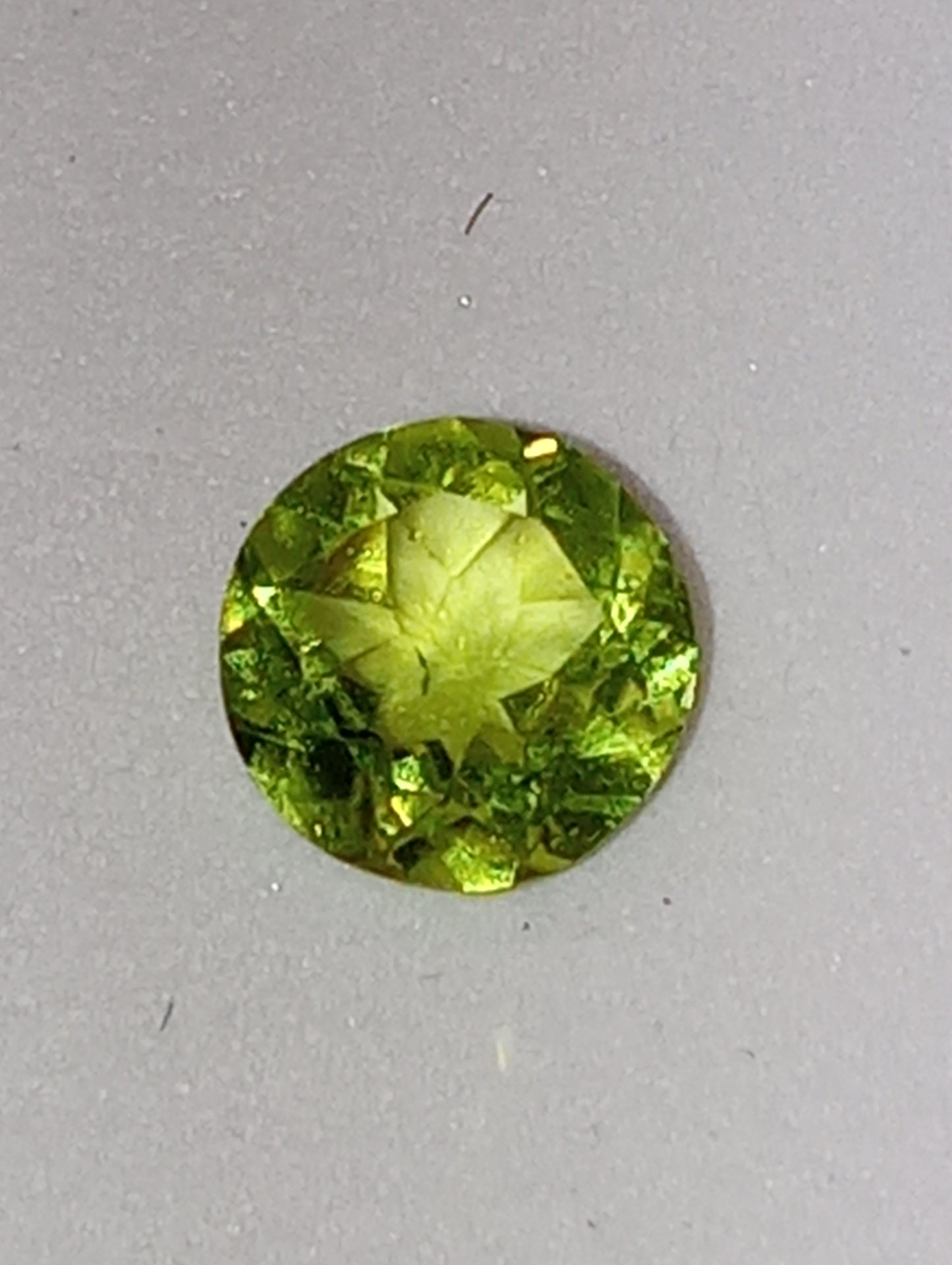 peridot gemstone 7mm round