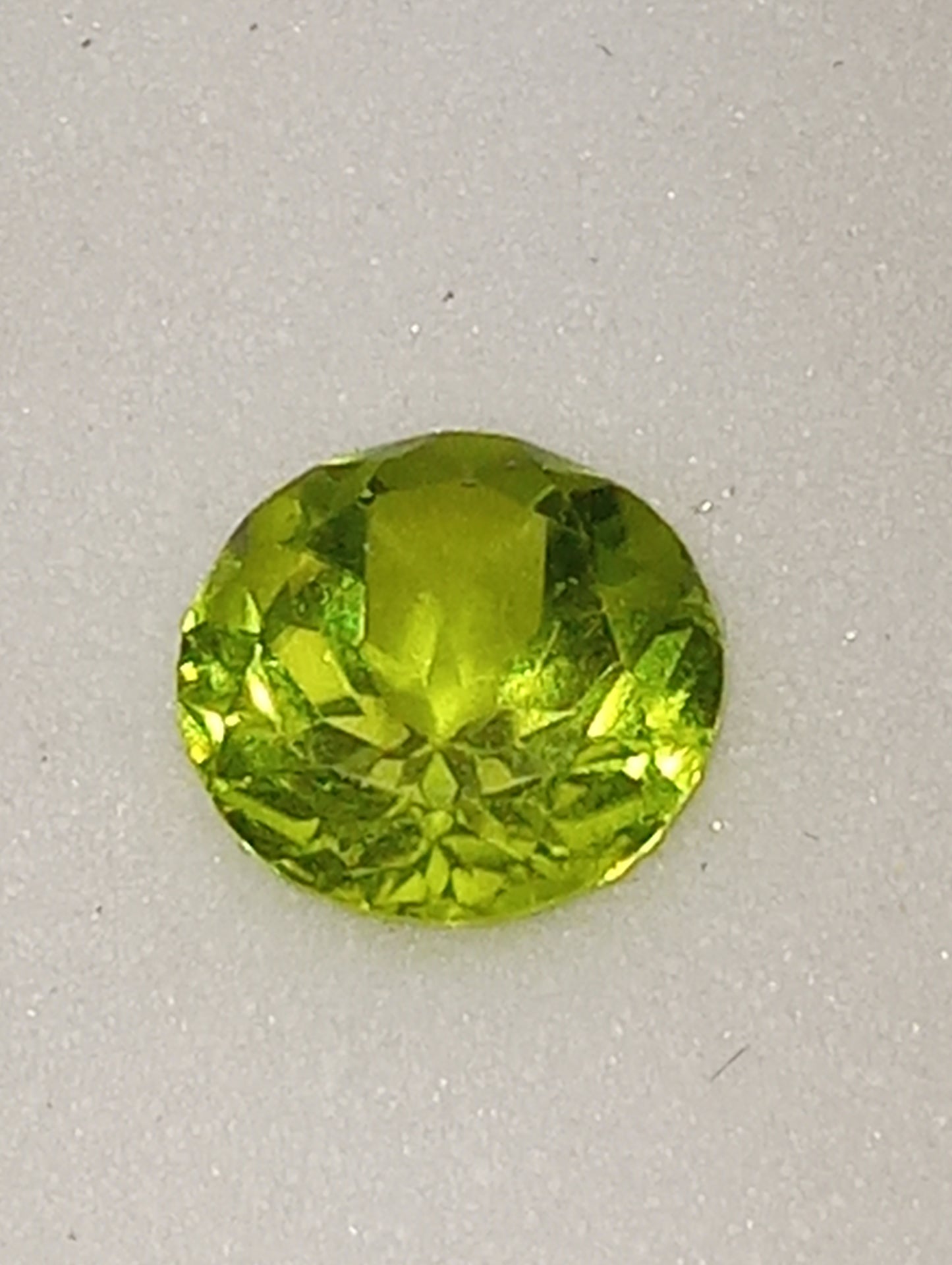 peridot gemstone 7mm round