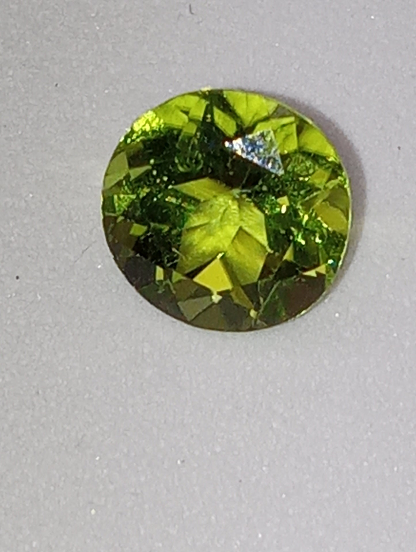 peridot gemstone 7mm round