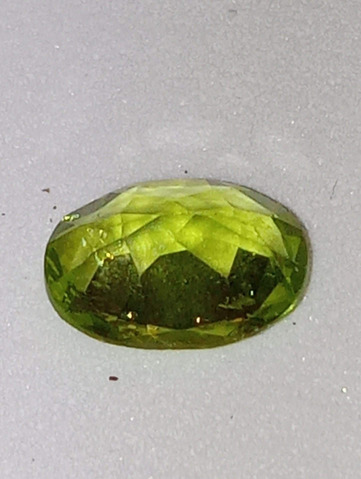 peridot gemstone oval cut