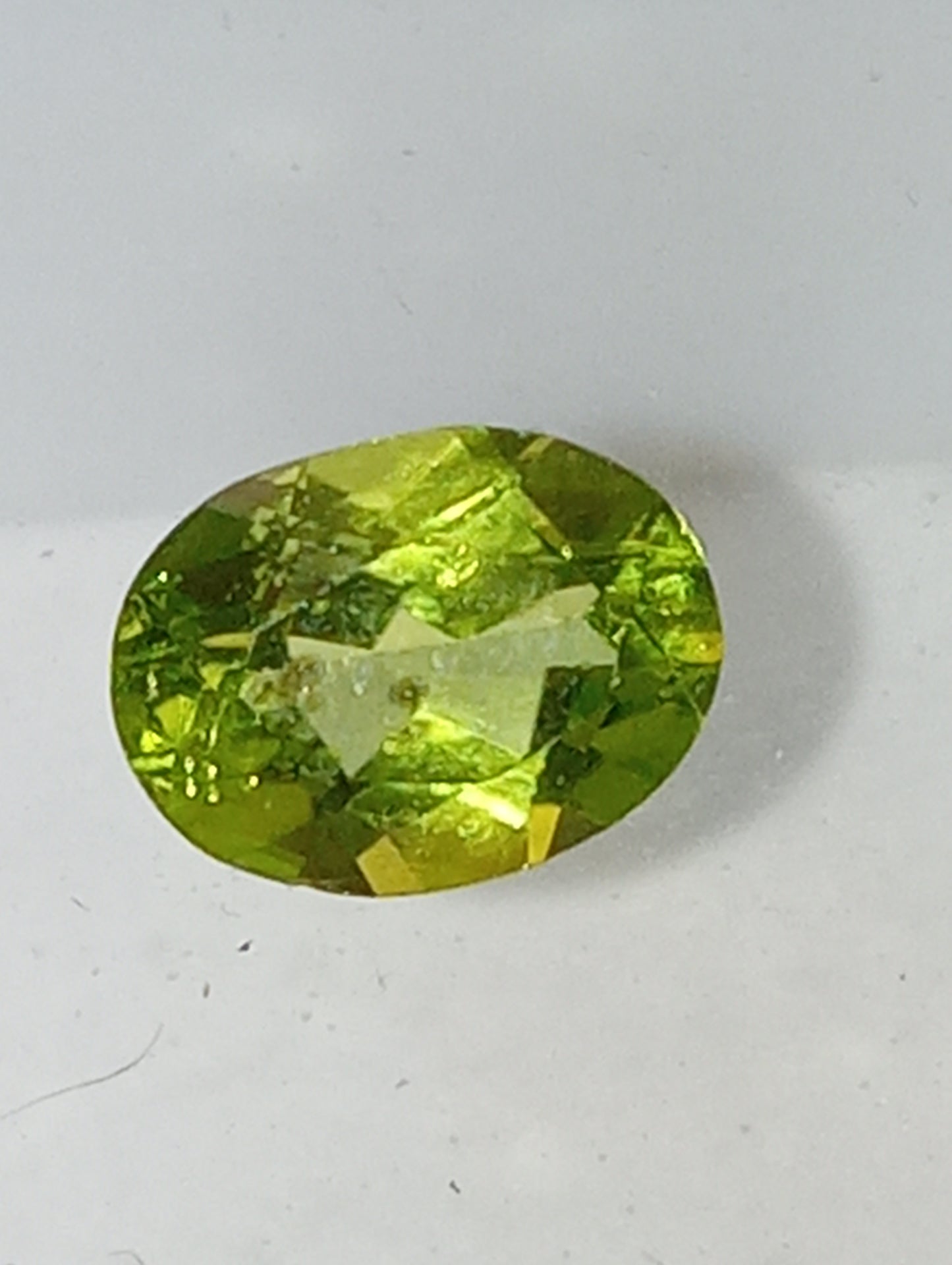 peridot gemstone oval cut