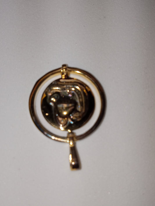 pendant Sunday's Child Aquarius zodiac vermeil yellow gold over sterling silver