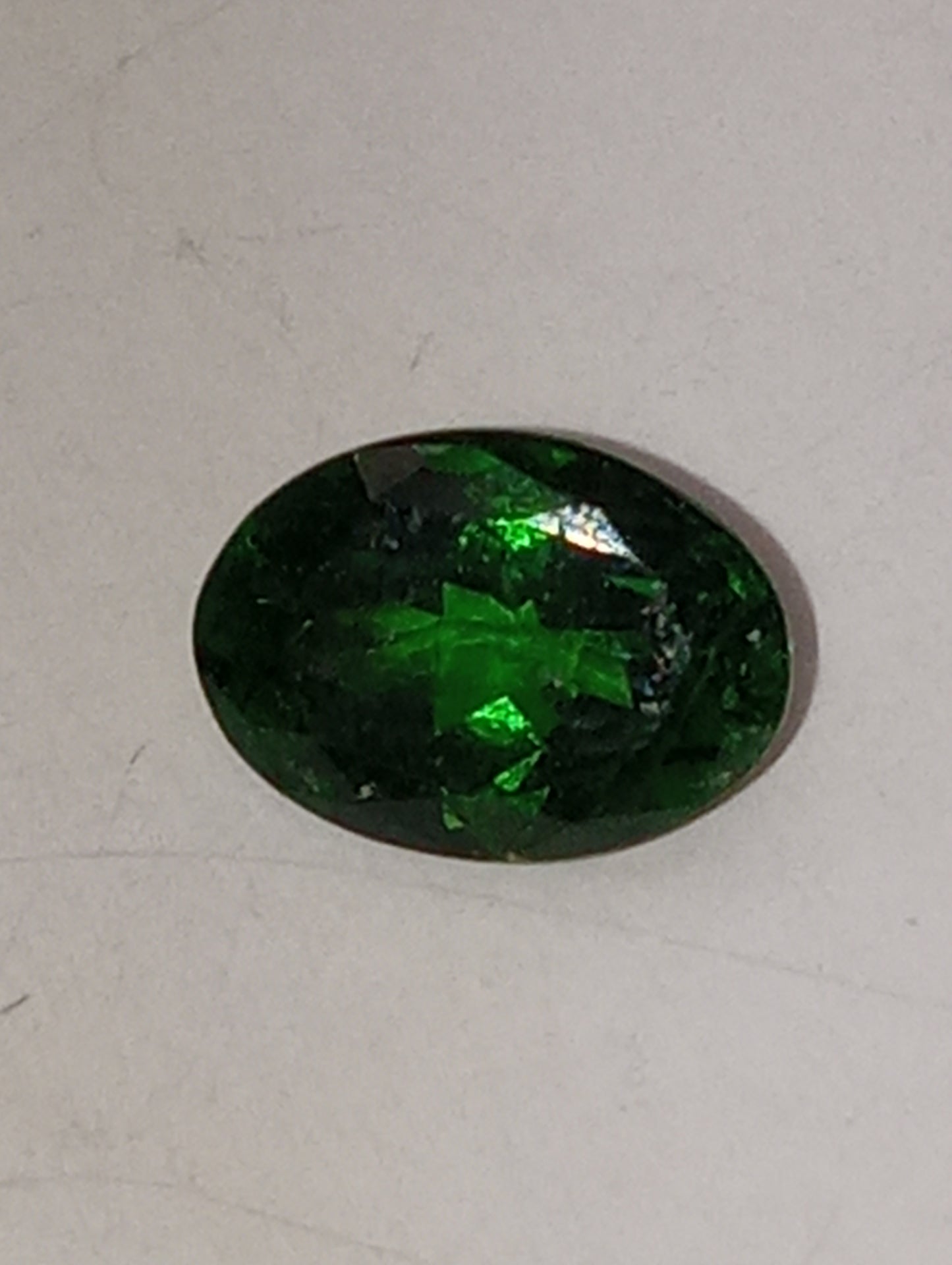 garnet gemstone tsavorite oval