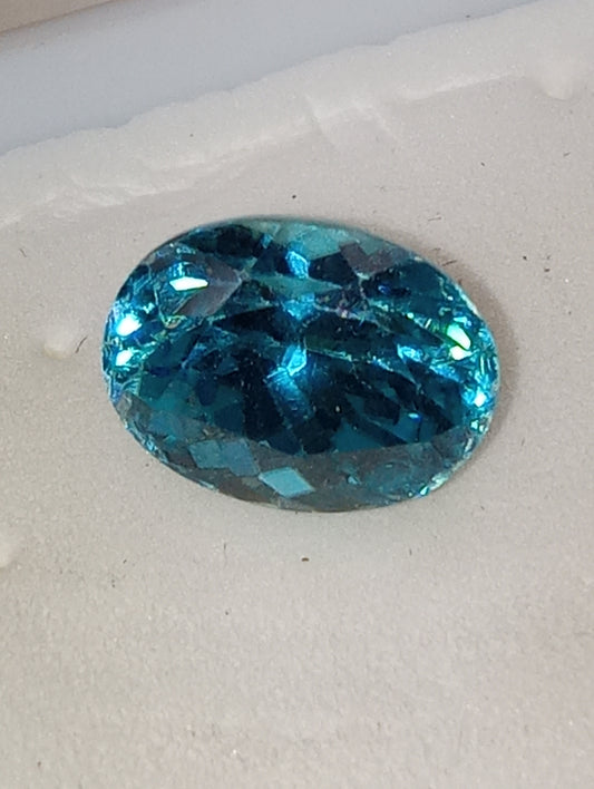 zircon gemstone  blue,  oval 10mmx7.5mm, 5.33ct