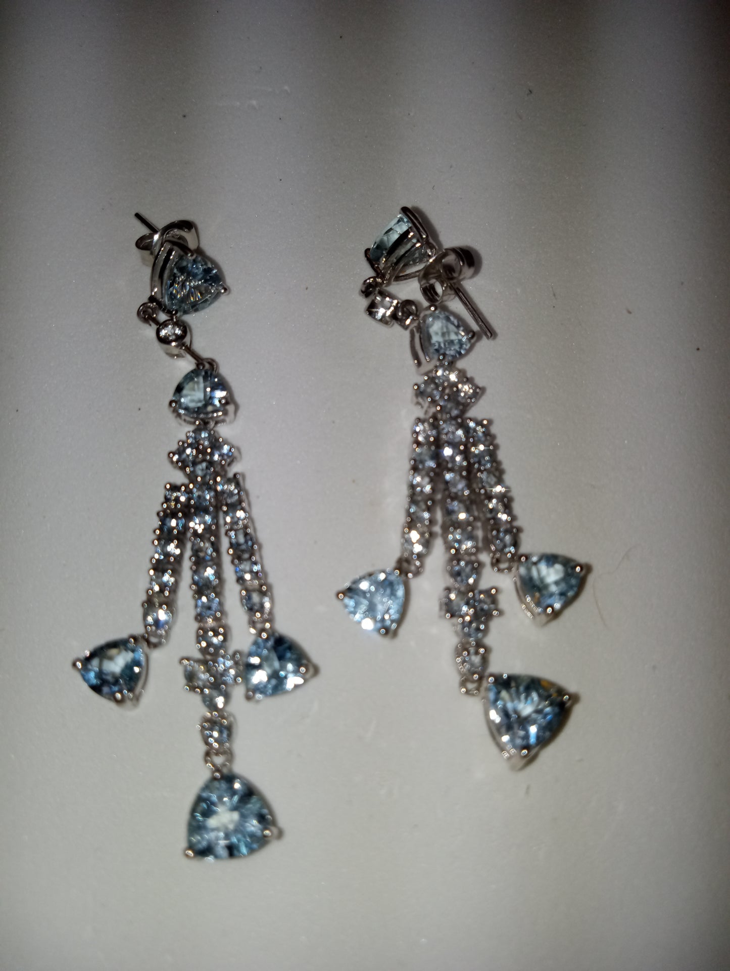 earrings 10kt white gold aquamarine trillions and rounds
