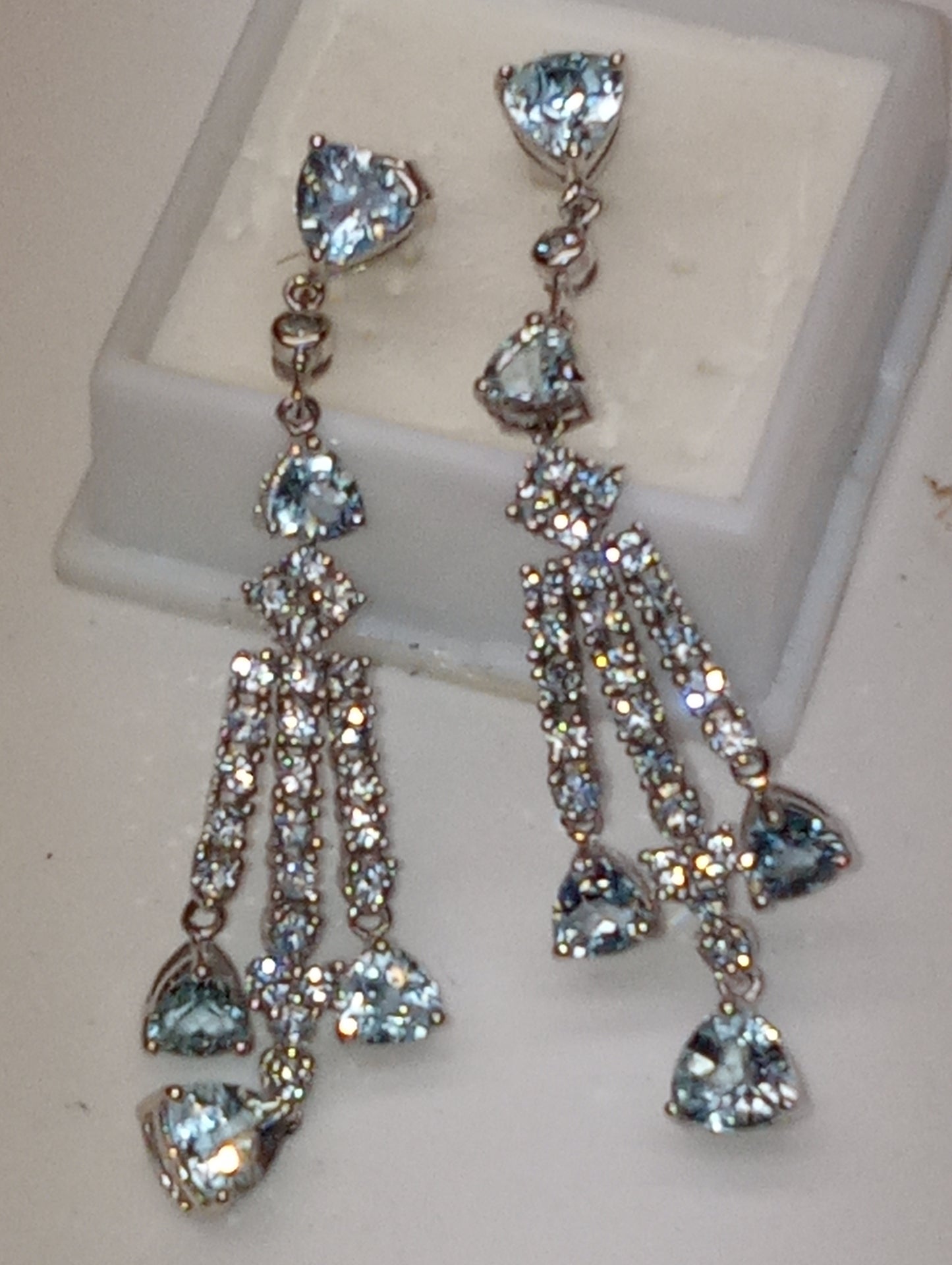 earrings 10kt white gold aquamarine trillions and rounds