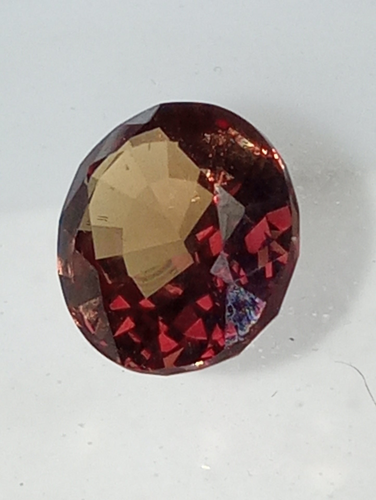 garnet gemstone  color shift  roval 3.14ct