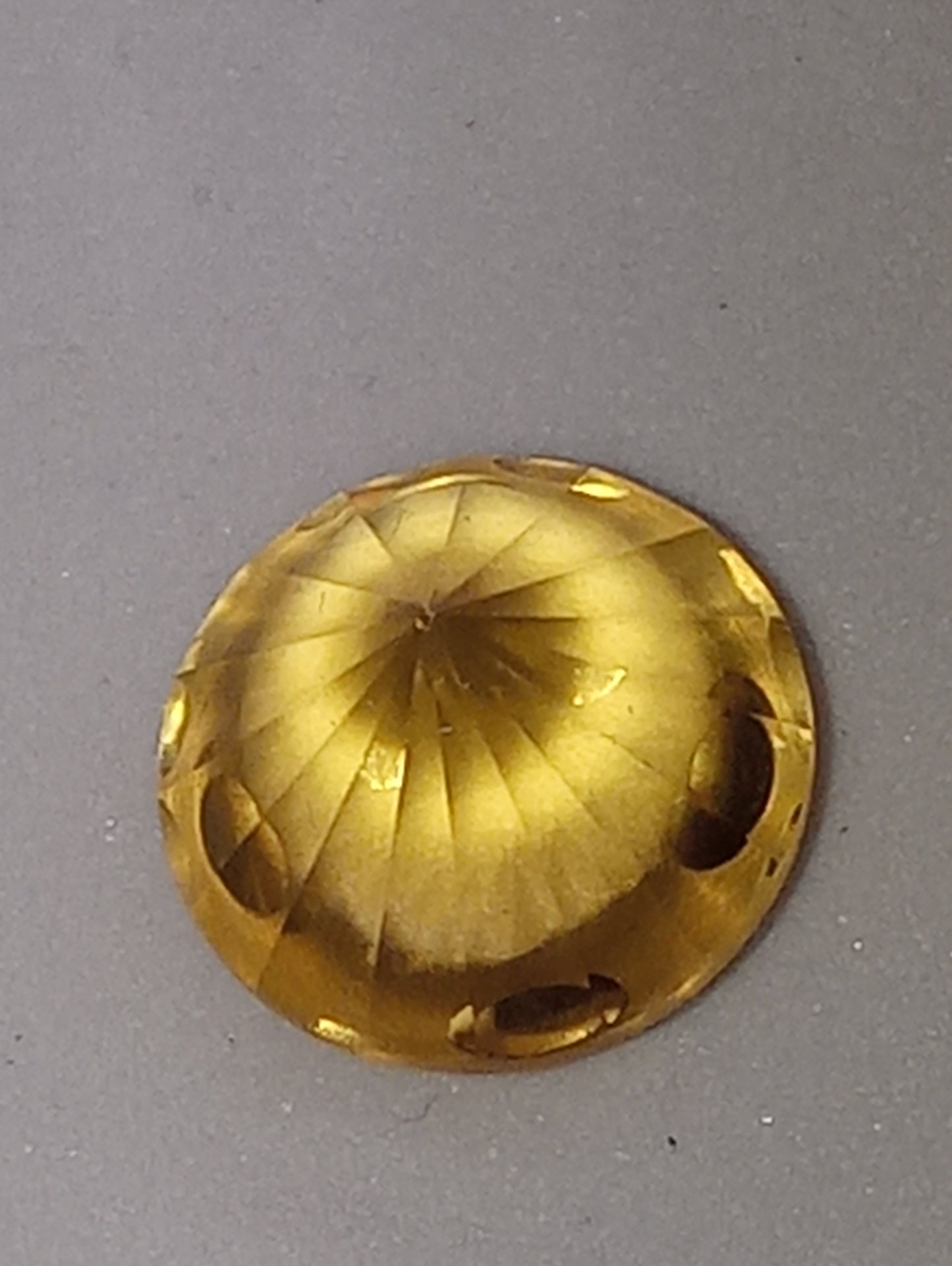 citrine yellow gemstone dalmation cut 10mm round