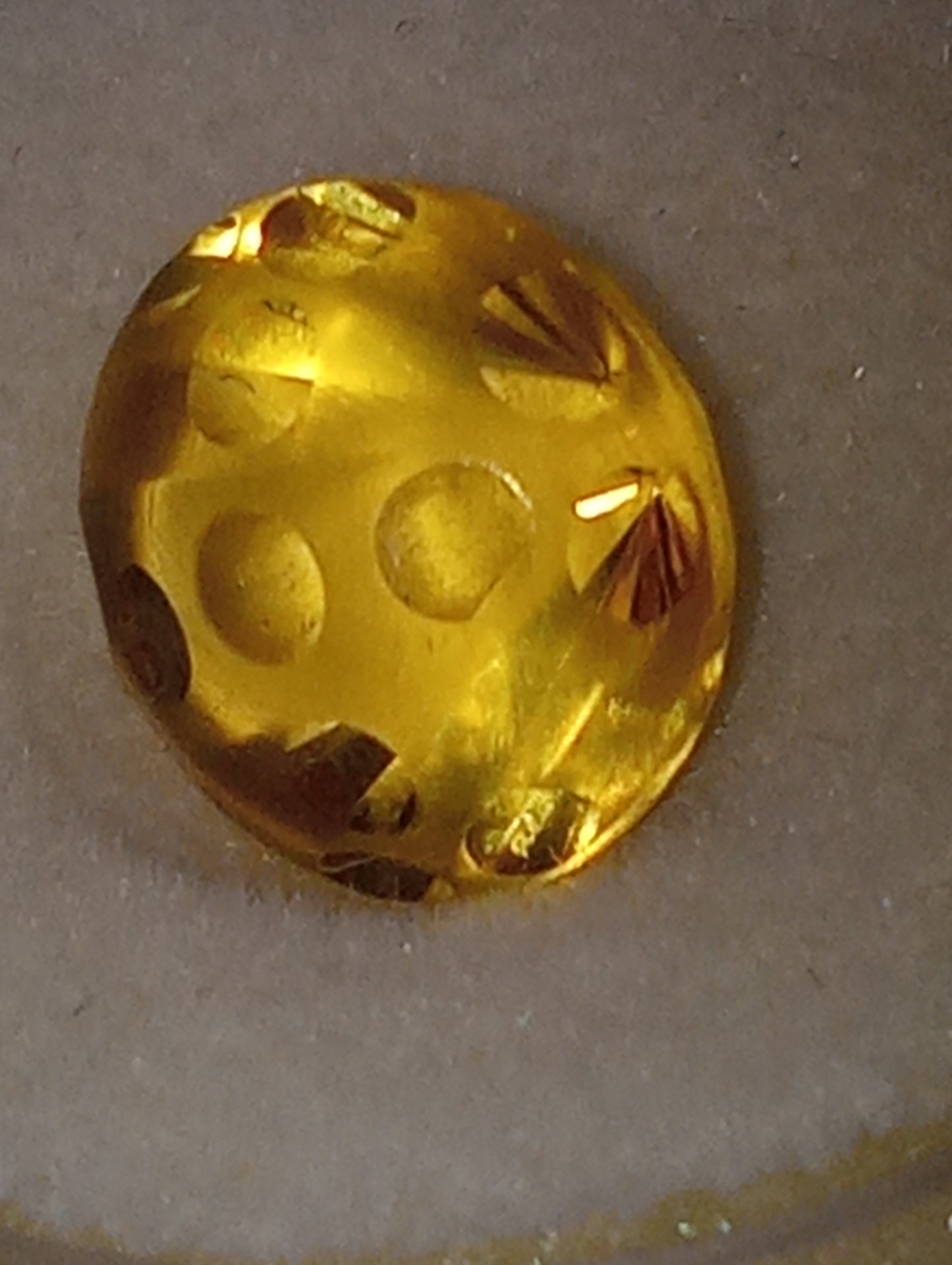citrine yellow gemstone dalmation cut 10mm round