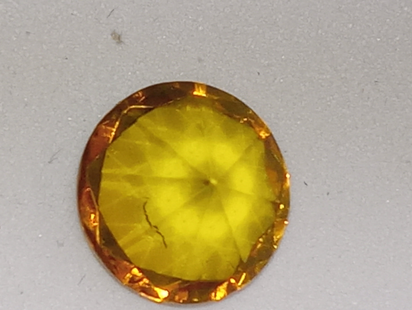 amber Baltic yellow 8mm round cut