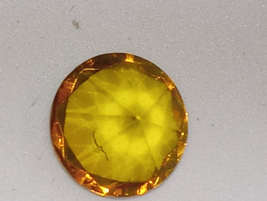 amber Baltic yellow 8mm round cut
