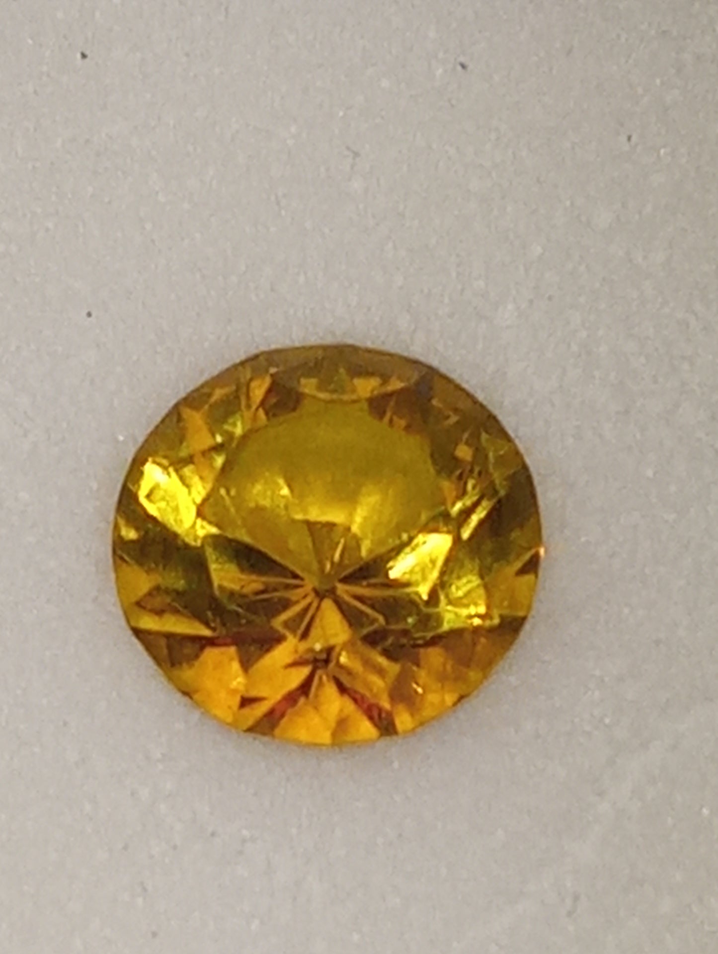 amber Baltic yellow 8mm round cut