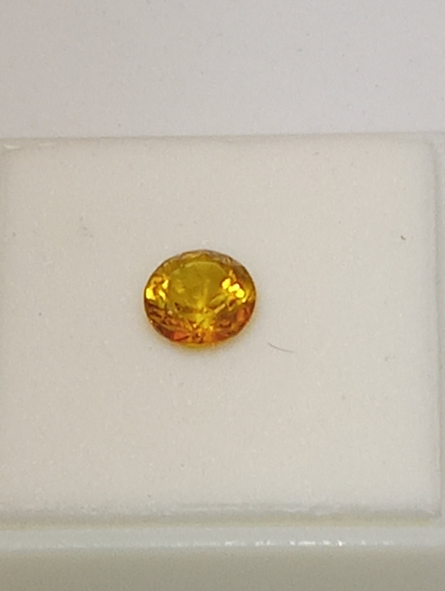 amber Baltic gemstone yellow 8mm round cut