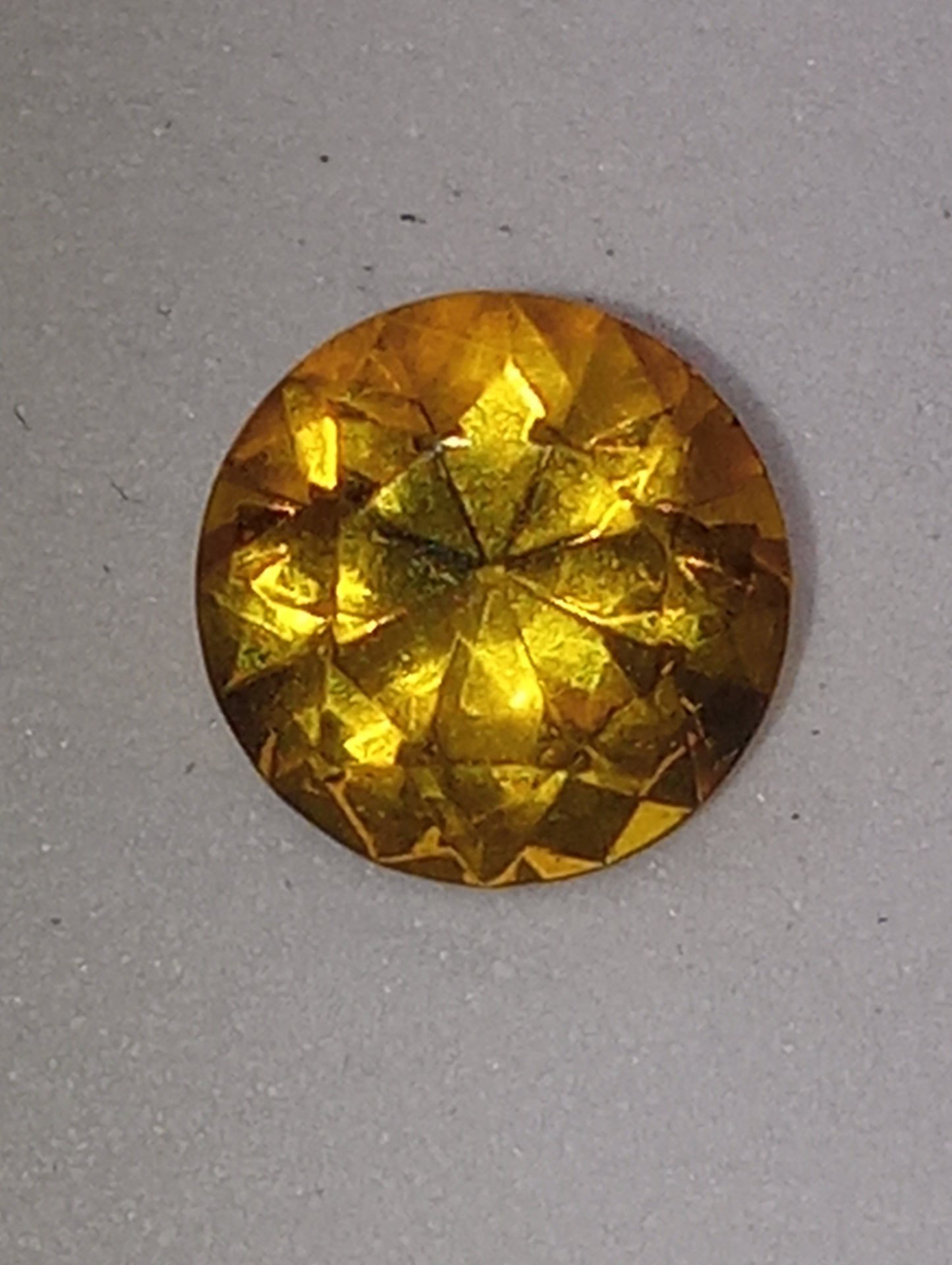 amber Baltic gemstone yellow 8mm round cut