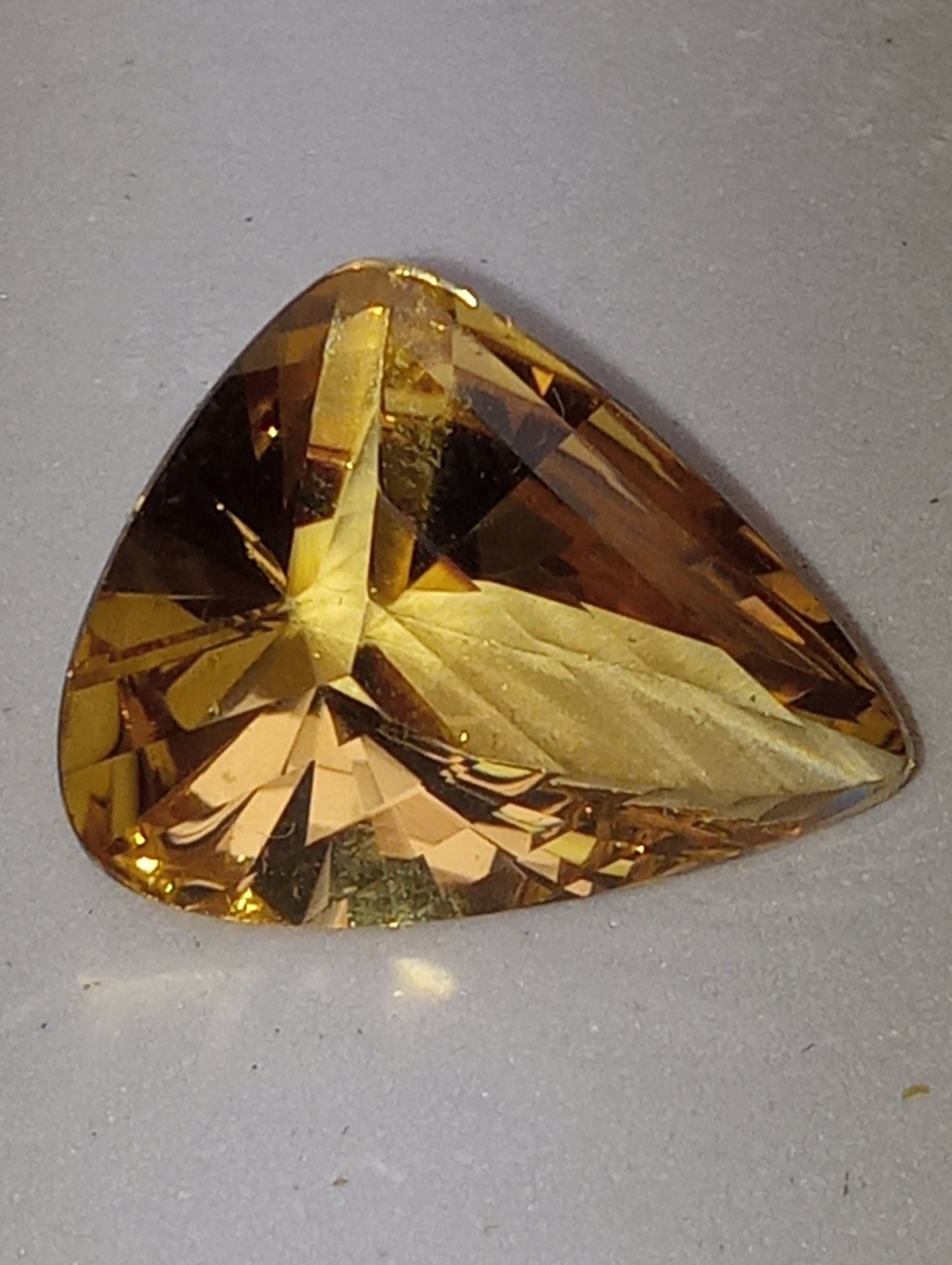 beryl gemstone golden, bar cut 7.15ct