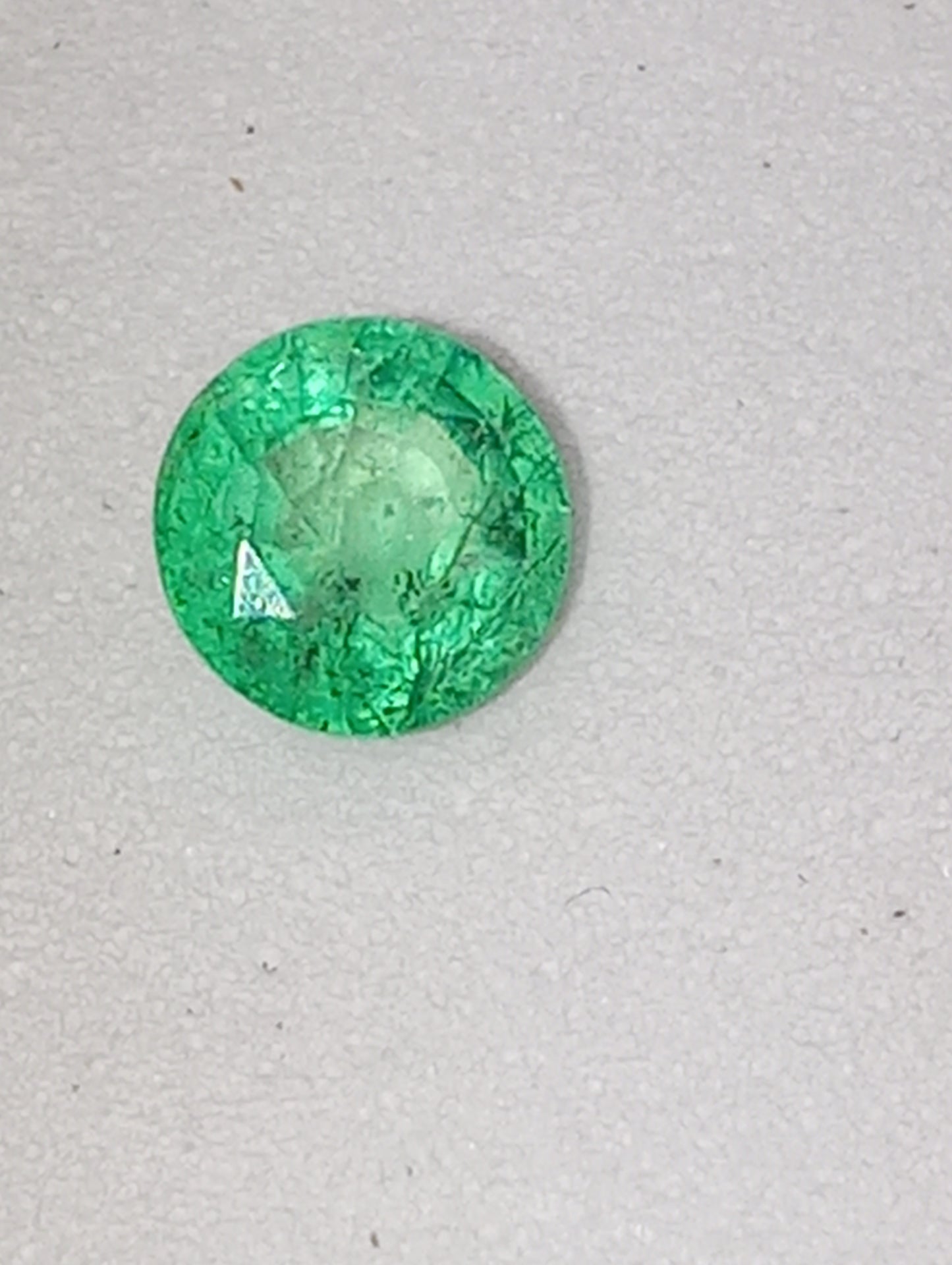 emerald gemstone African 4.5mm round cut, .31ct