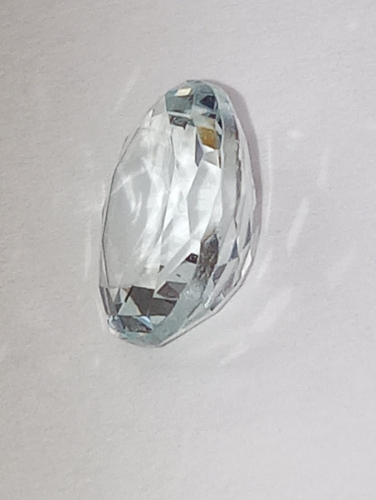 aquamarine gemstone, light blue, 10mmx8mm oval cut, 2.40ct
