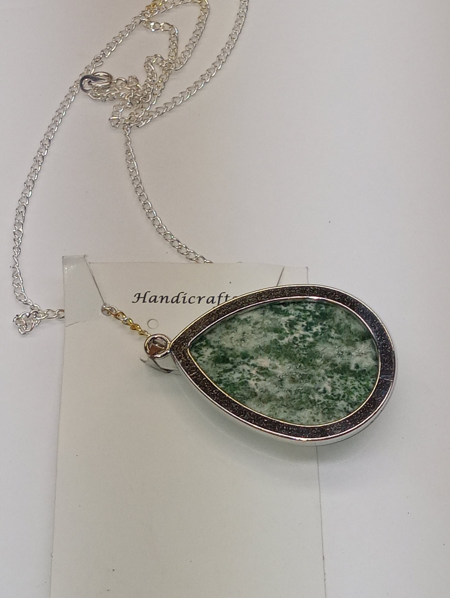 necklace pendant green spot agate in silvertone 18inches 105.00ctw