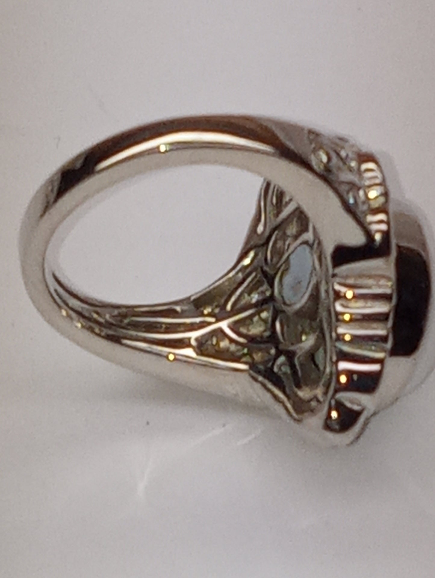 ring, chalcedony Luna in platinum over copper, size 6, 6ctw